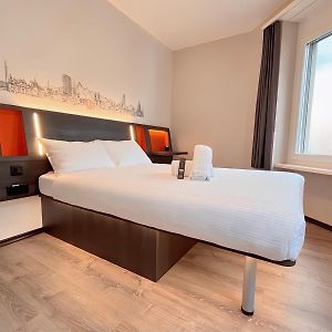 Easyhotel Zuerich City Main Station
